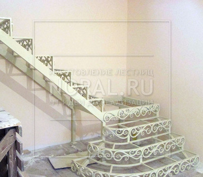 Кованный каркас для лестницы 
