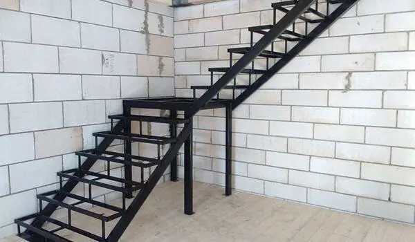 изготовление каркаса для лестницы
